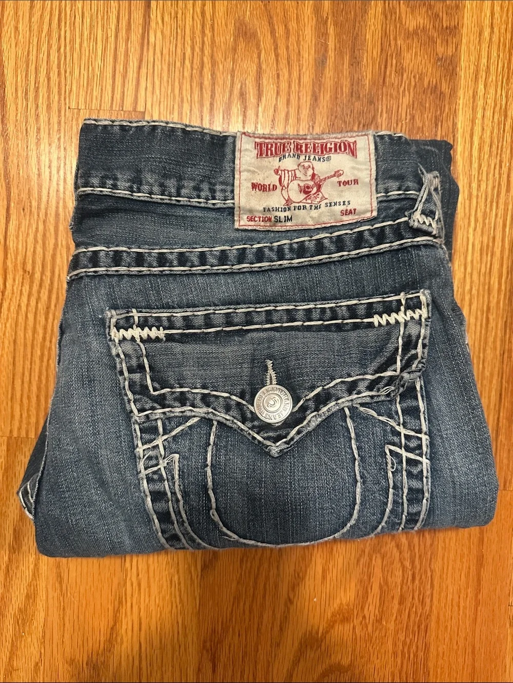 True Religion Men’s Straight Jeans in Washed Blue - Picture 2 of 5